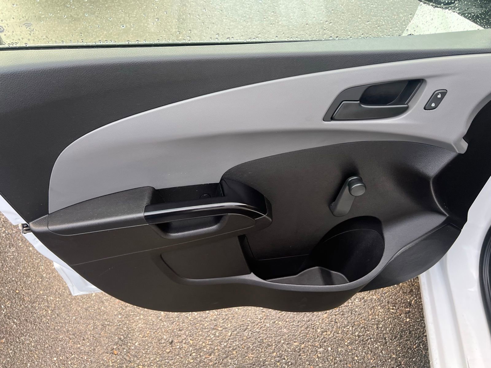 Used 2020 Chevrolet Sonic LT image 15