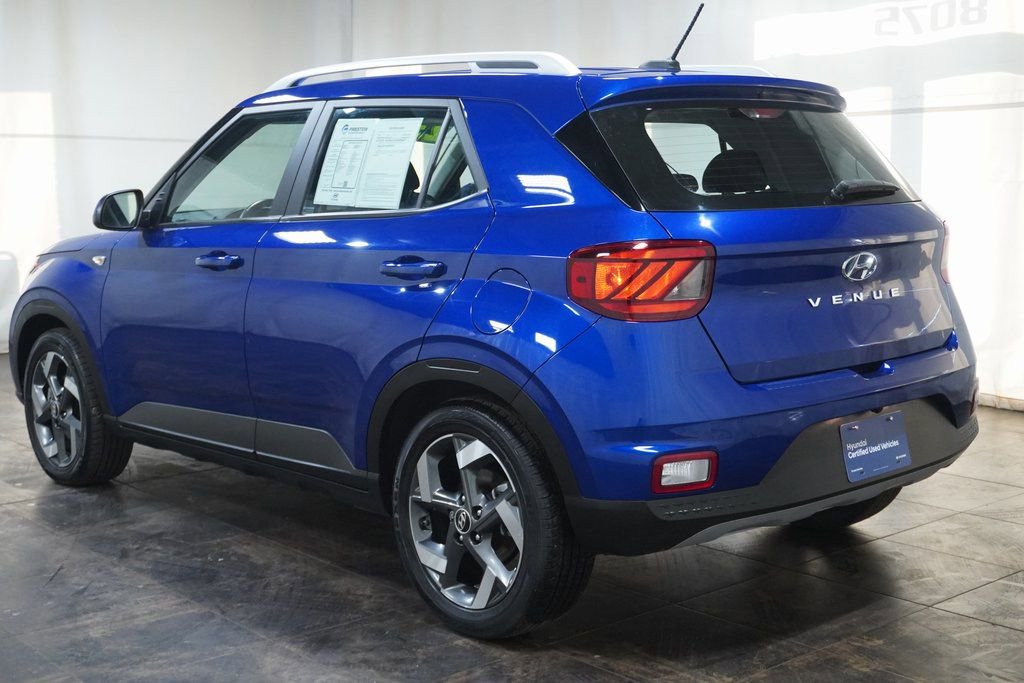 Certified 2023 Hyundai Venue SEL image 8