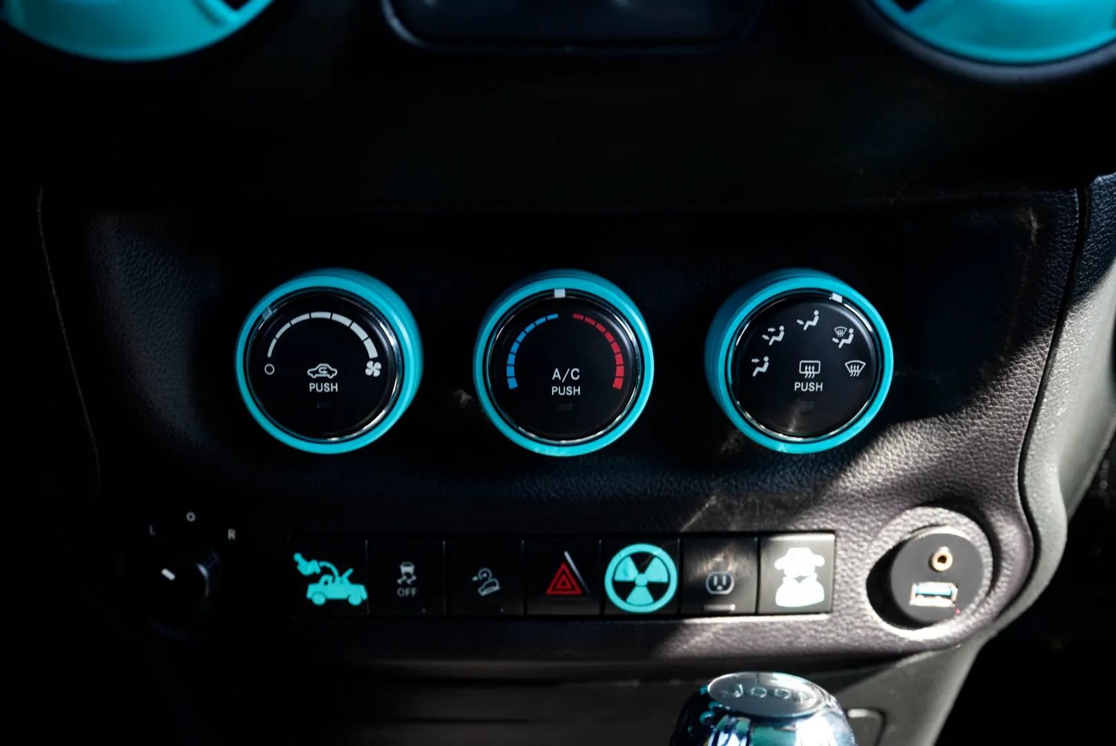 Used 2018 Jeep Wrangler Sport AWD/4WD image 38