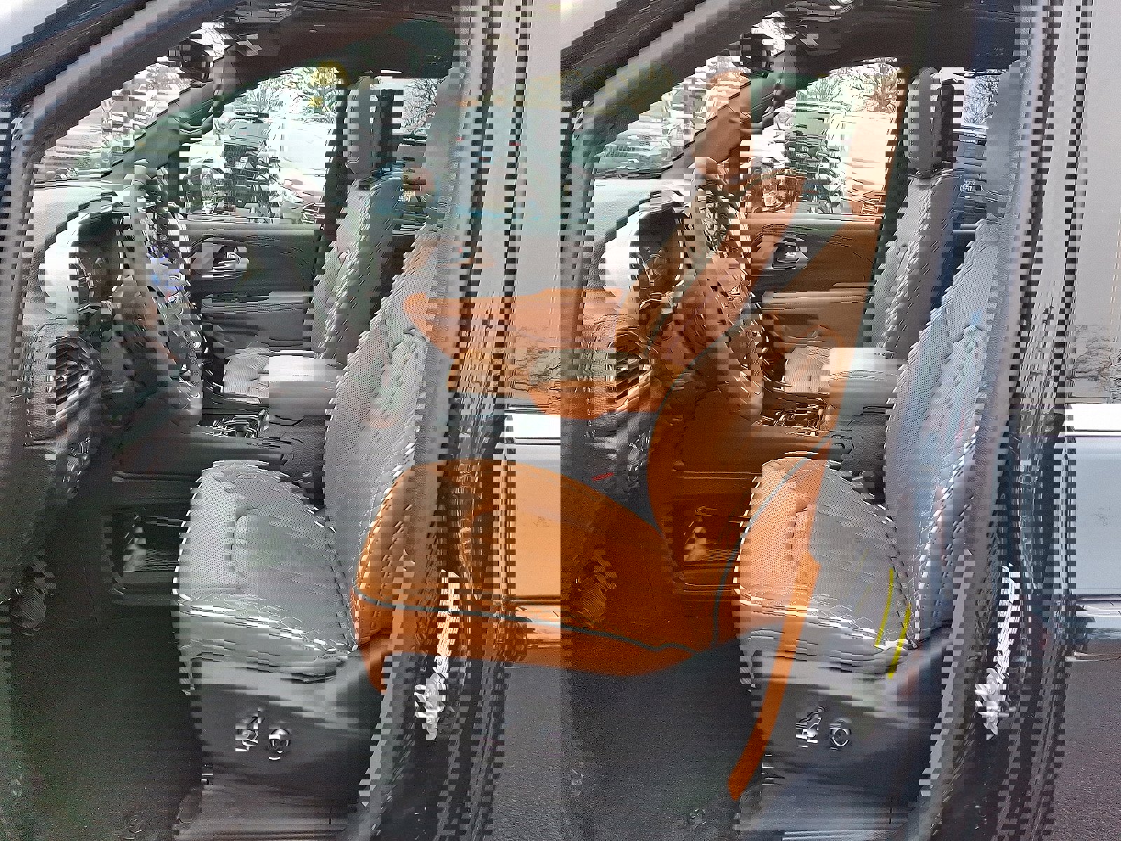 Used 2024 Chrysler Pacifica Pinnacle image 13