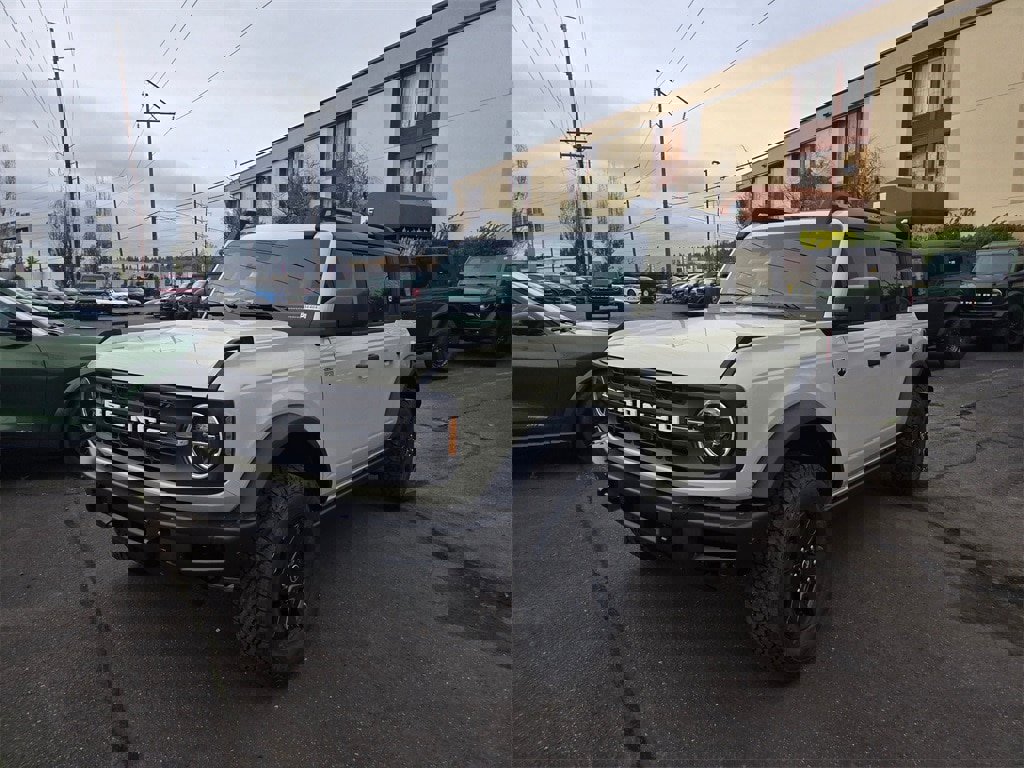 New 2025 Ford Bronco Big Bend w/ Black Diamond Package