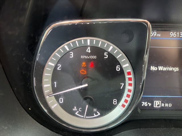 Used 2019 Nissan Titan SV w/ SV Convenience Package image 14