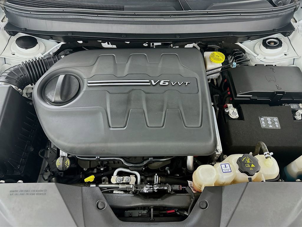 Used 2020 Jeep Cherokee Trailhawk w/ Cold Weather Group image 30