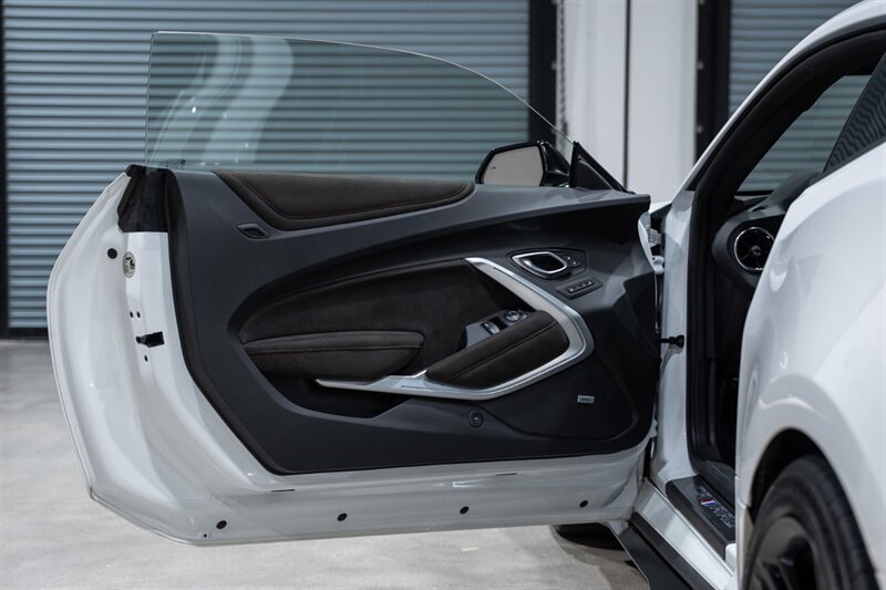 Used 2018 Chevrolet Camaro ZL1 RWD image 23