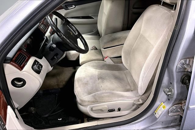 Used 2006 Chevrolet Impala LT w/ Preferred Equipment Group FWD image 14