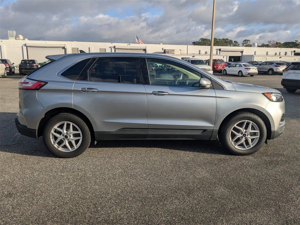 Used 2023 Ford Edge SEL image 3