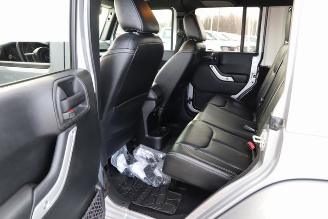 Used 2017 Jeep Wrangler Unlimited Rubicon image 13