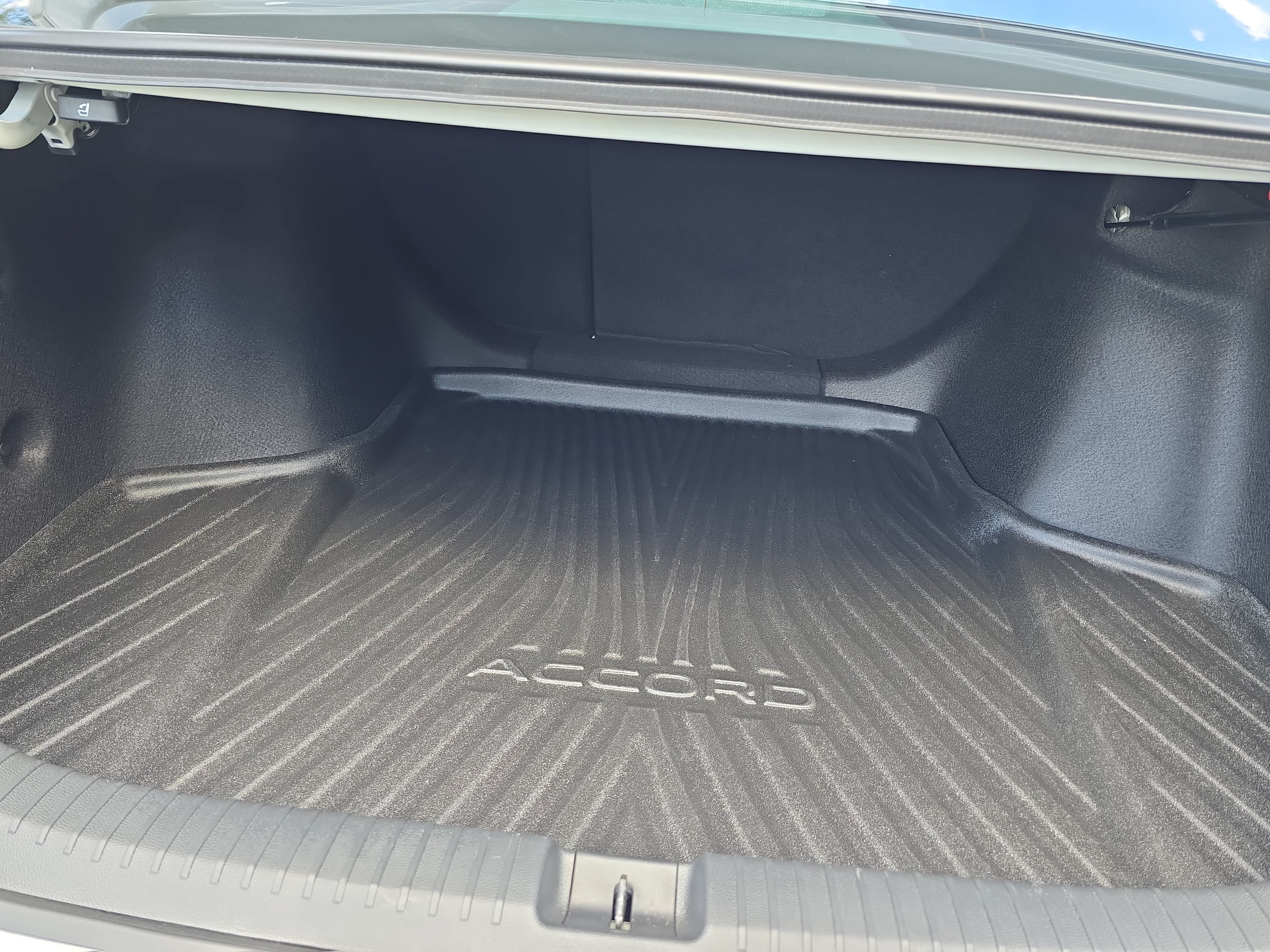 Used 2024 Honda Accord Touring image 12