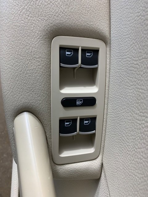 Used 2012 Volkswagen Passat TDI SEL Premium image 17