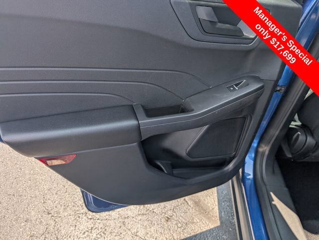 Used 2022 Ford Escape SE w/ Cold Weather Package FWD image 10