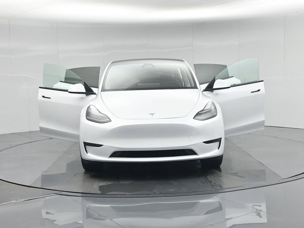 Used 2024 Tesla Model Y Long Range image 28