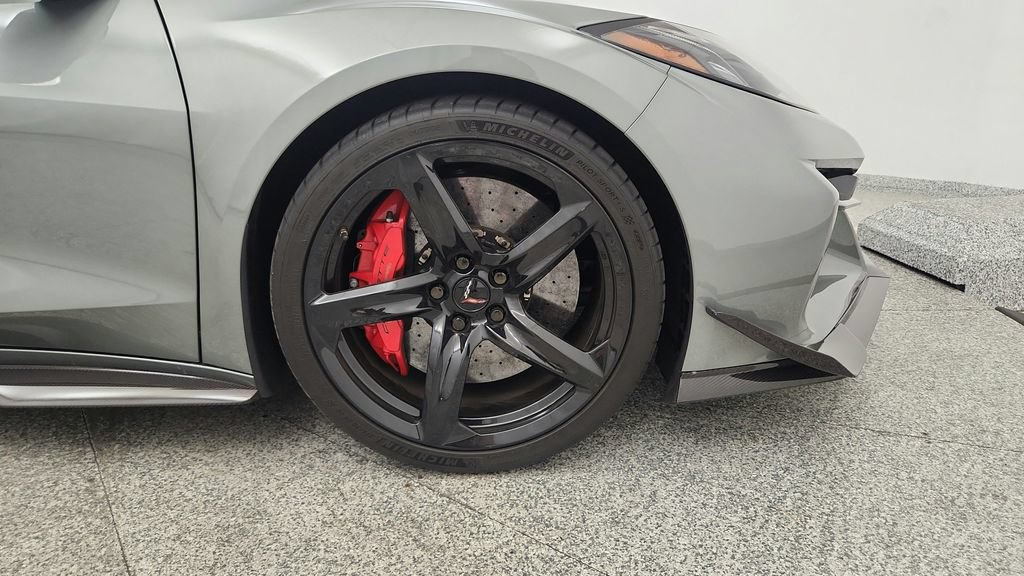 Used 2023 Chevrolet Corvette Z06 w/ Z07 Performance Package RWD image 30