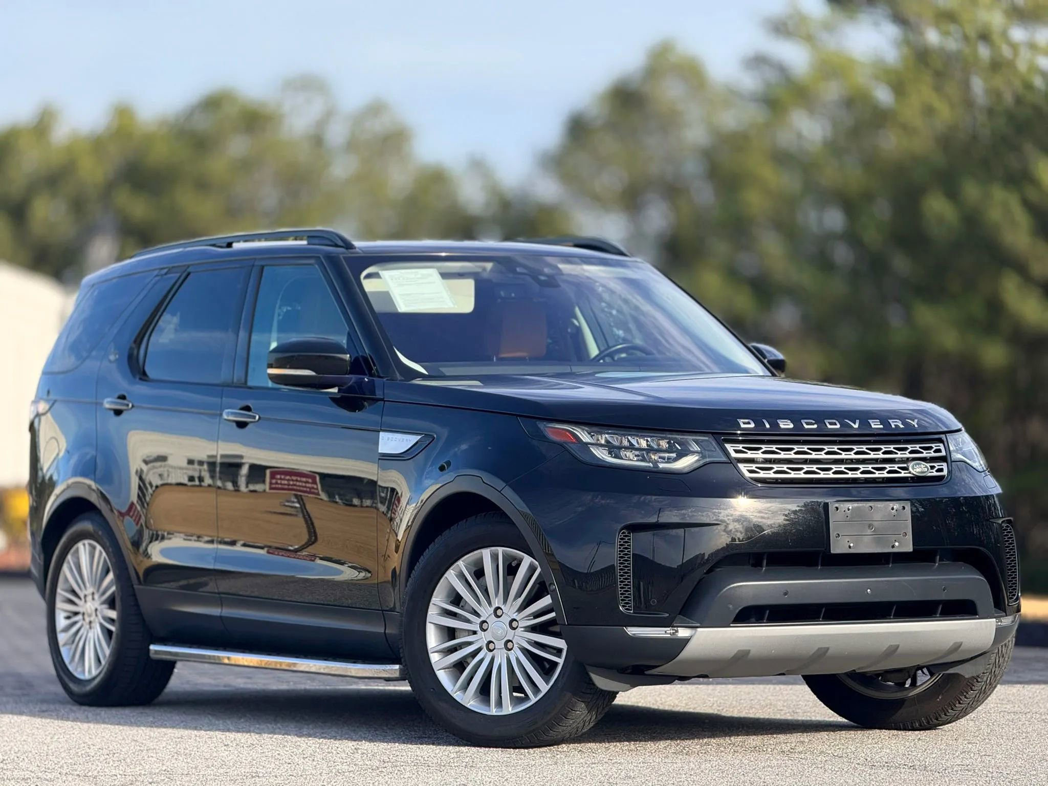 Used 2018 Land Rover Discovery HSE Luxury image 5
