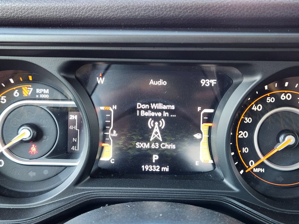 Used 2024 Jeep Gladiator Sport AWD/4WD image 17
