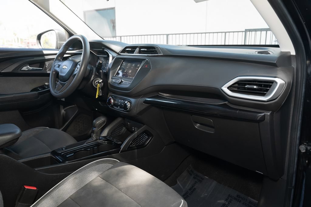 Used 2021 Chevrolet TrailBlazer LS FWD image 37