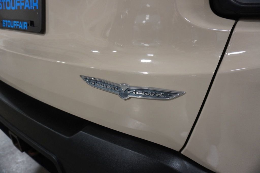 Used 2017 Jeep Renegade Trailhawk image 8