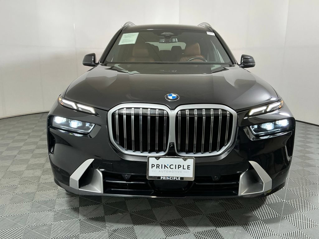 Certified 2024 BMW X7 xDrive40i w/ Premium Package AWD/4WD image 3