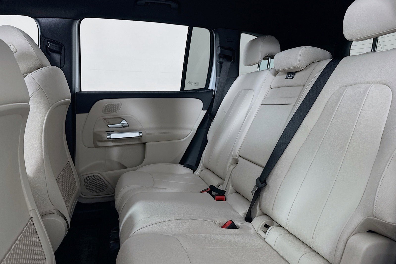 New 2026 Mercedes-Benz GLB 250 image 7