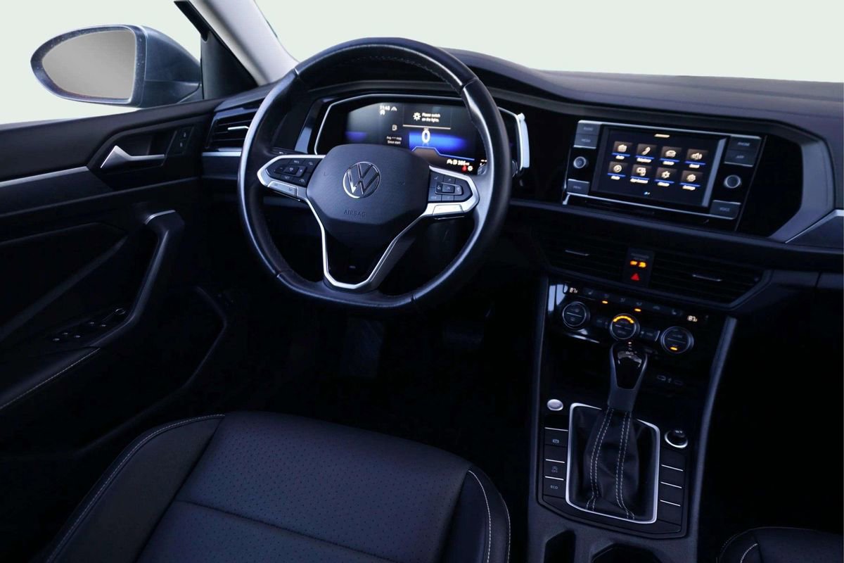 Used 2024 Volkswagen Jetta SE image 21