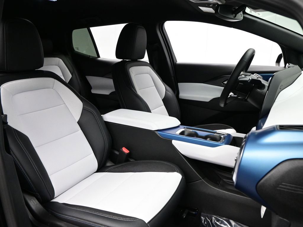 Used 2026 Chevrolet Equinox EV LT image 10