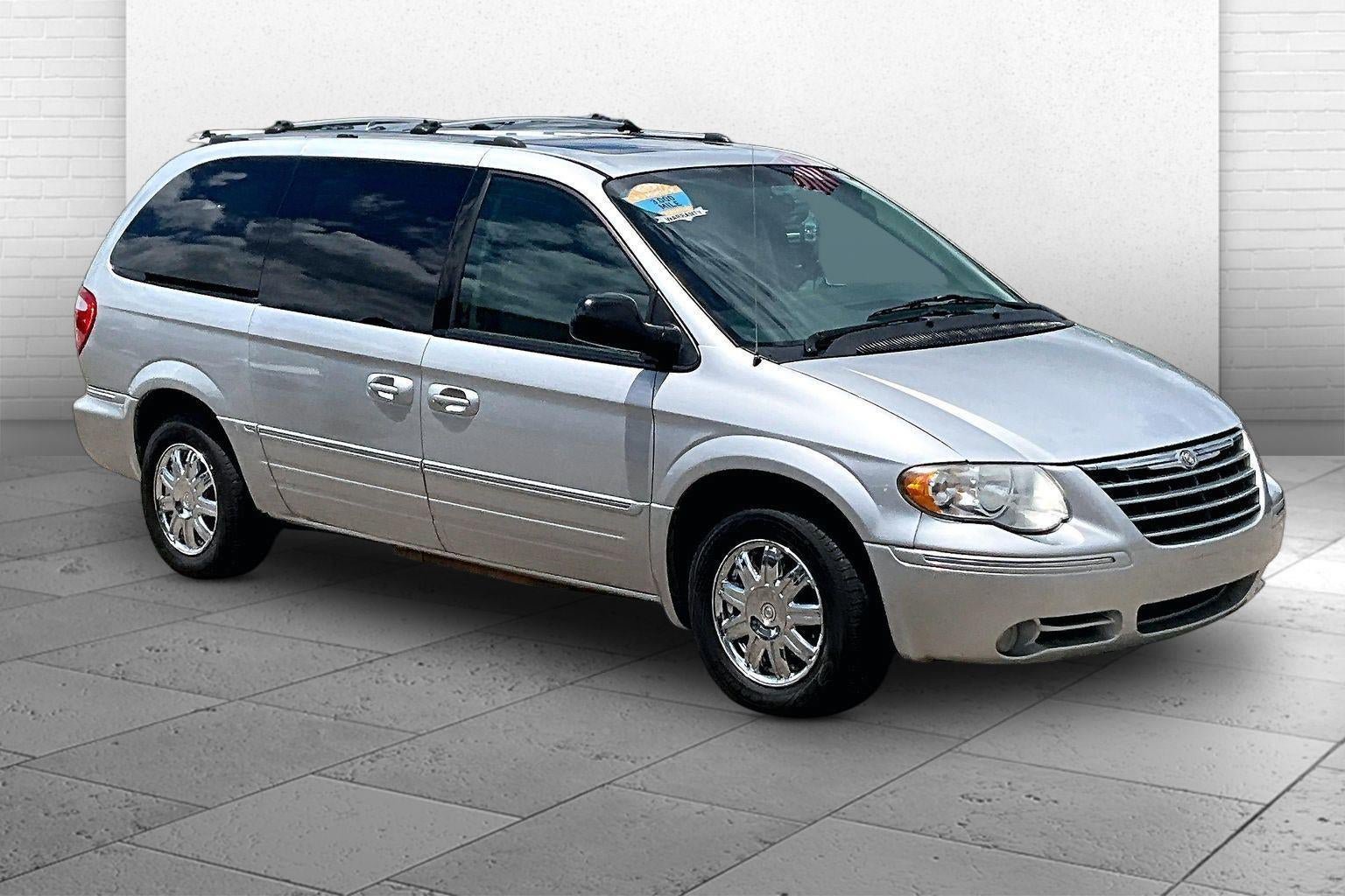Used 2005 Chrysler Town & Country Limited