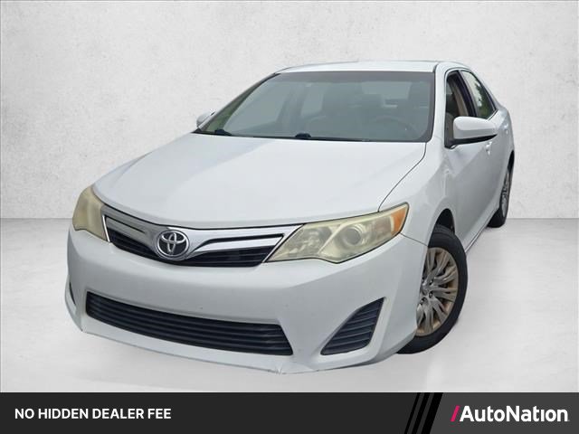 Used 2014 Toyota Camry LE FWD image 1
