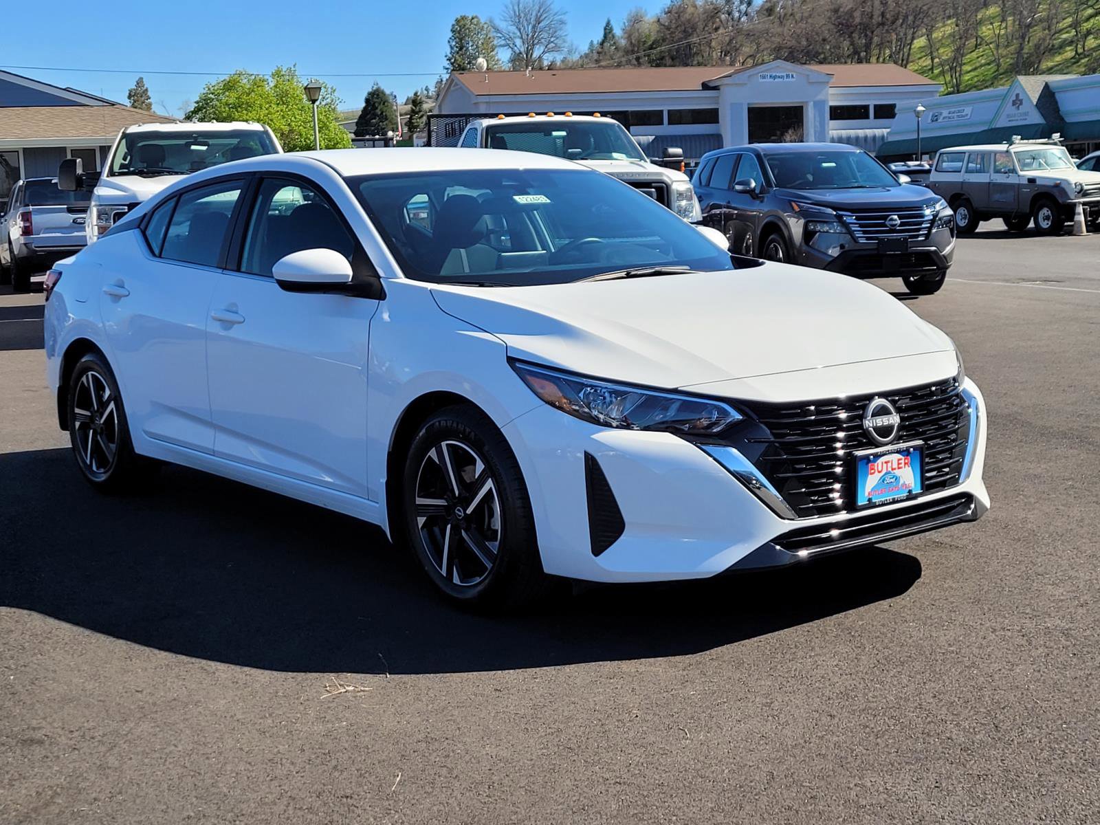 Used 2025 Nissan Sentra SV image 3