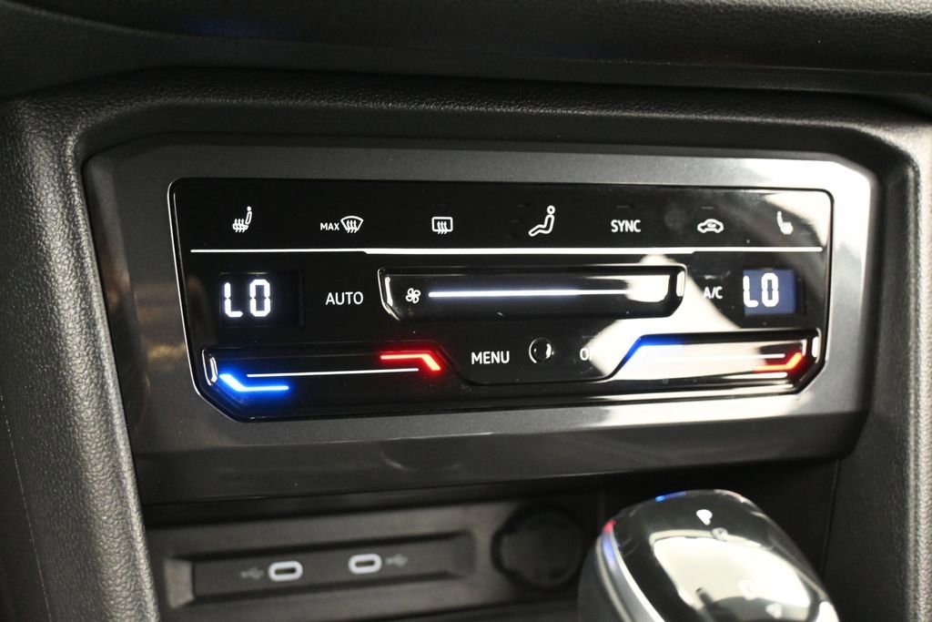 Used 2022 Volkswagen Tiguan SE R-Line image 19
