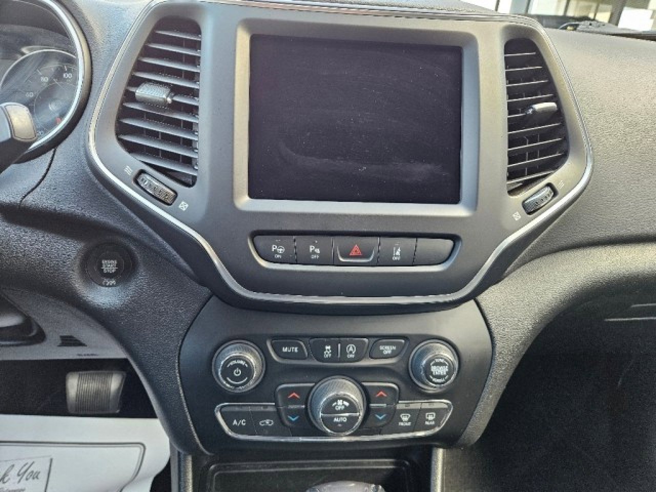Used 2023 Jeep Cherokee Altitude Lux image 23