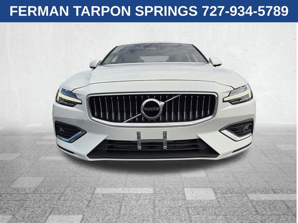 Used 2021 Volvo S60 T5 Inscription image 2