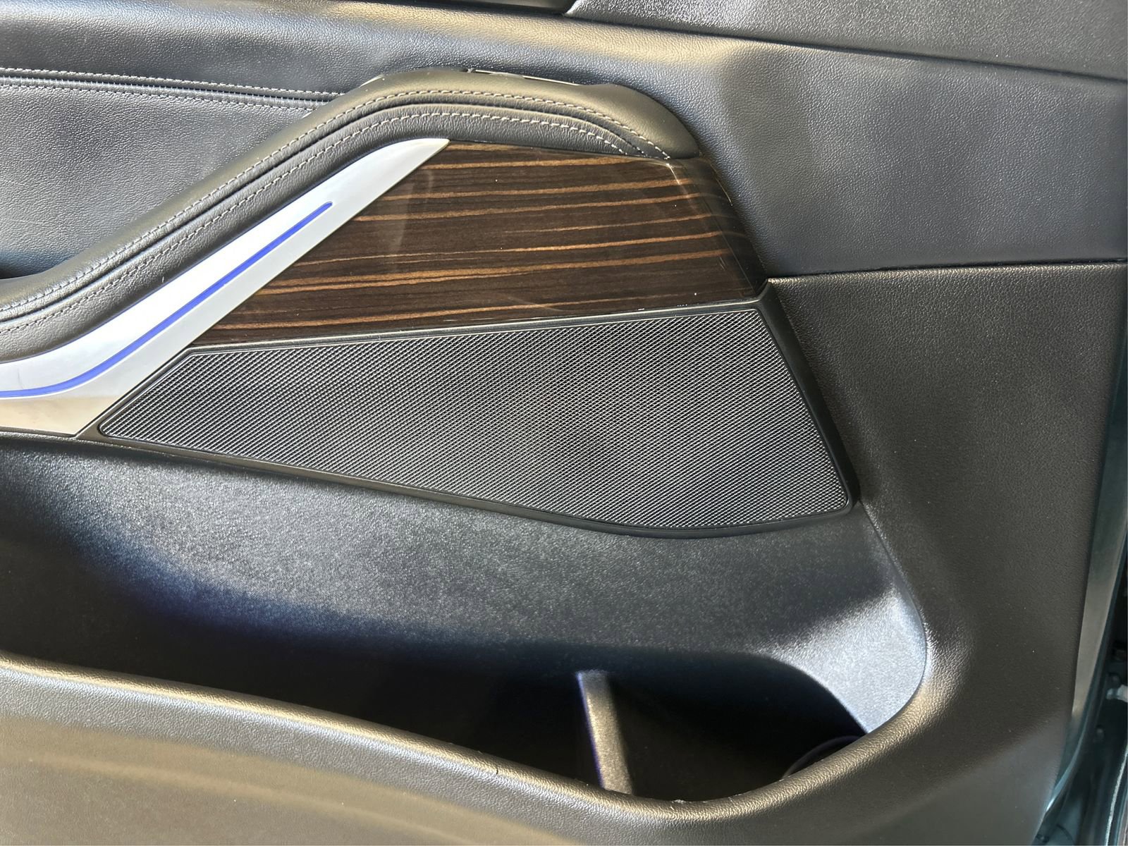 Used 2023 BMW X7 xDrive40i w/ Dynamic Handling Package image 30