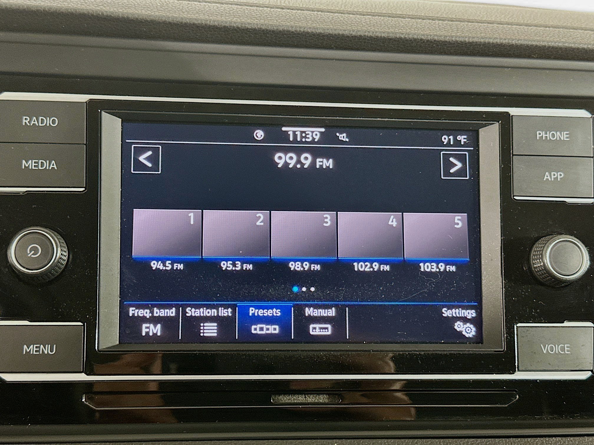Used 2022 Volkswagen Jetta SE FWD image 19