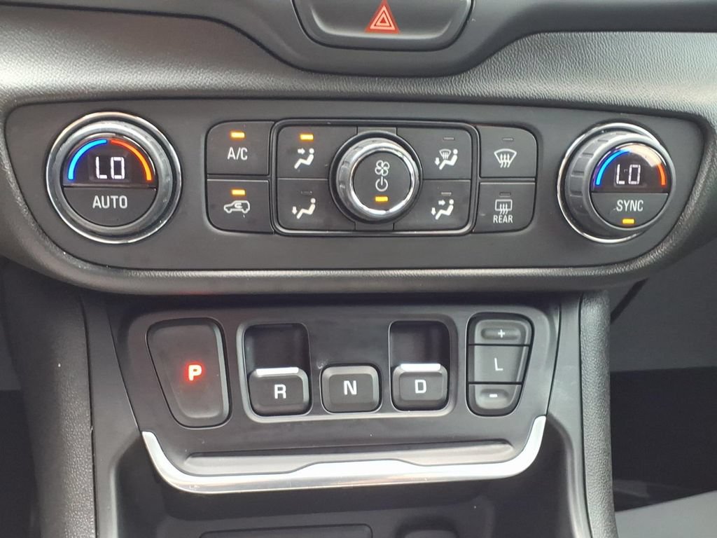 Used 2021 GMC Terrain SLE w/ Driver Convenience Package AWD/4WD image 22