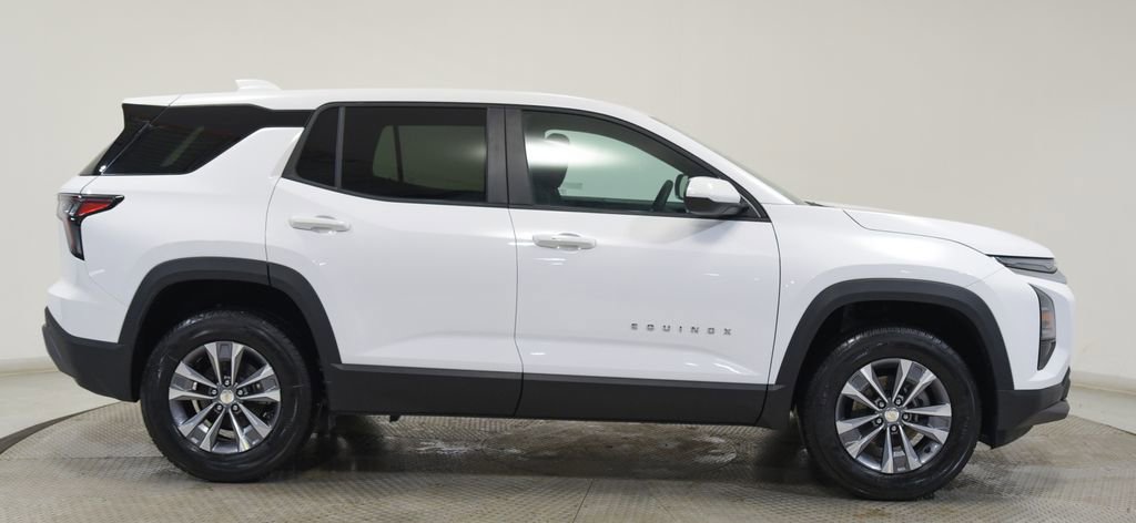 Used 2026 Chevrolet Equinox LT image 12