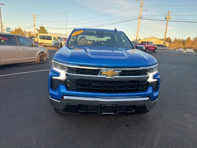Used 2025 Chevrolet Silverado 1500 LT image 3