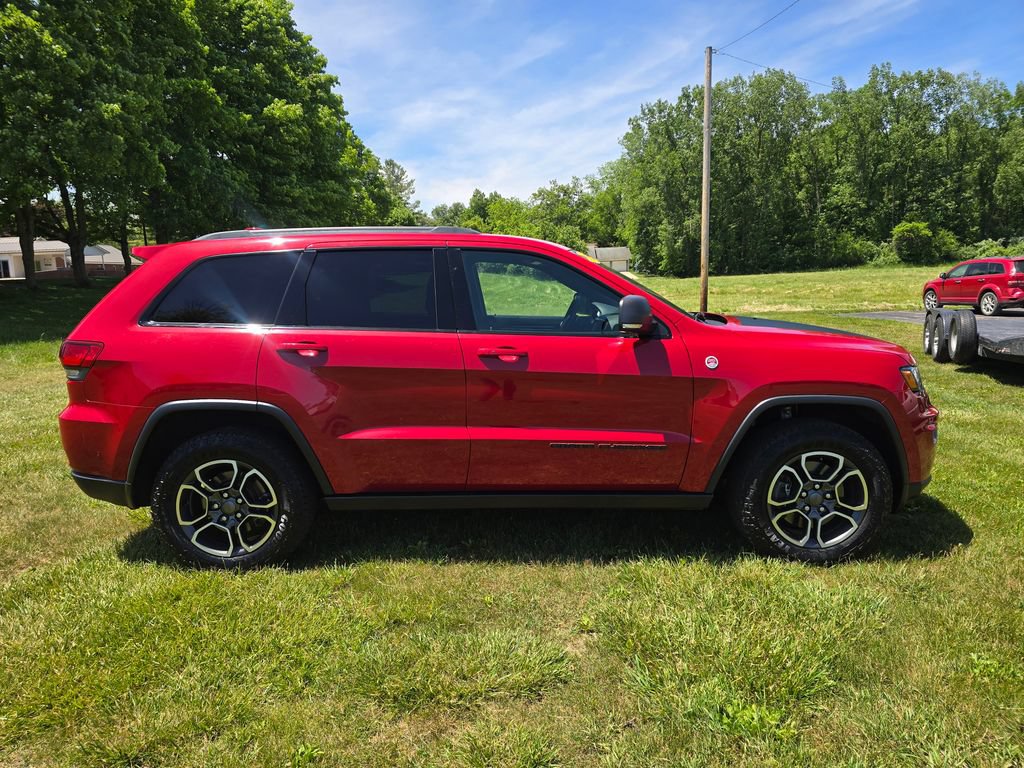 Used 2018 Jeep Grand Cherokee Trailhawk AWD/4WD image 8