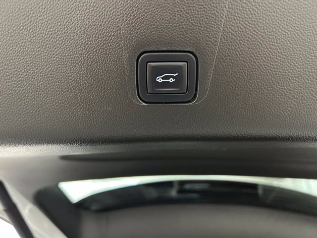 Used 2022 Chevrolet Traverse Premier w/ Redline Edition AWD/4WD image 33