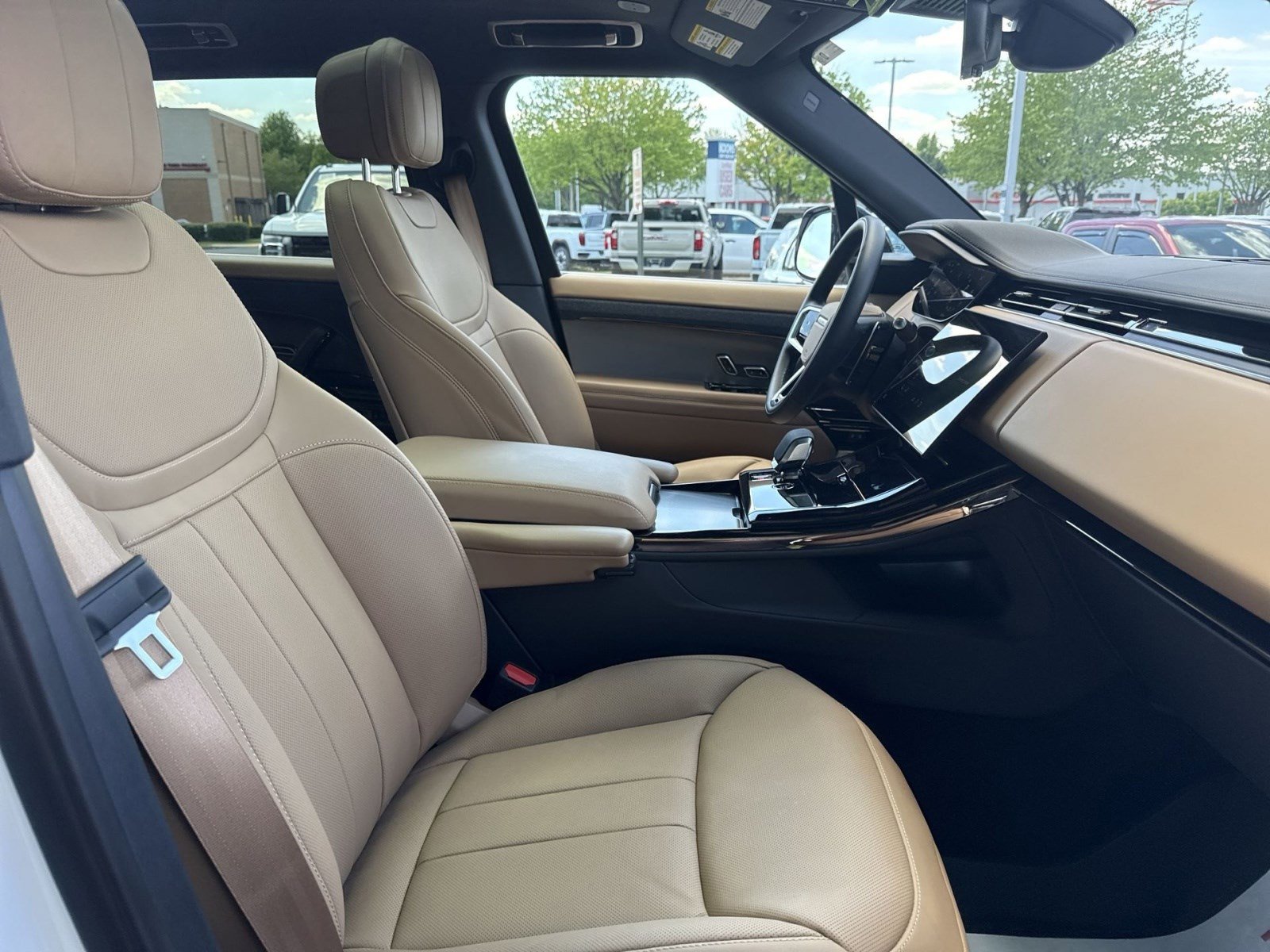 Used 2025 Land Rover Range Rover Sport SE AWD/4WD image 25