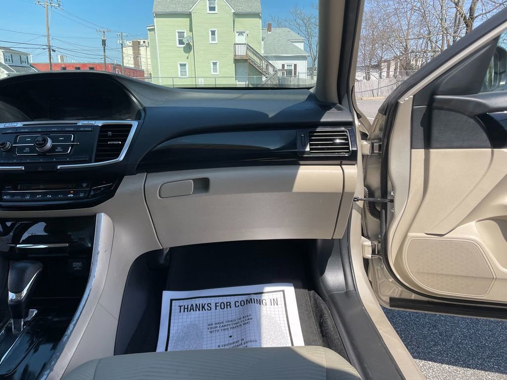 Used 2017 Honda Accord LX image 29