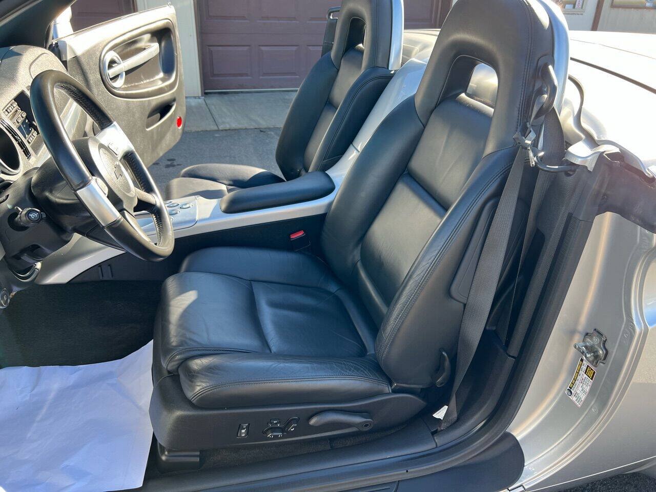 Used 2004 Chevrolet SSR w/ Preferred Equipment Group RWD image 40