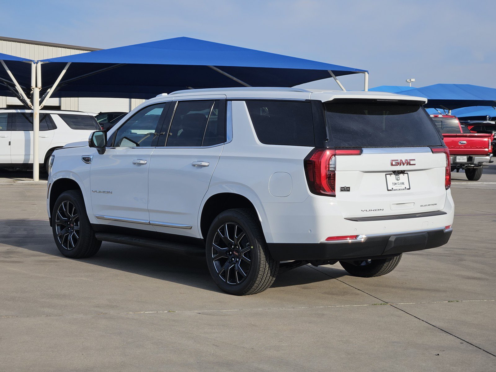 New 2027 GMC Yukon Elevation w/ Elevation Premium Package AWD/4WD image 3