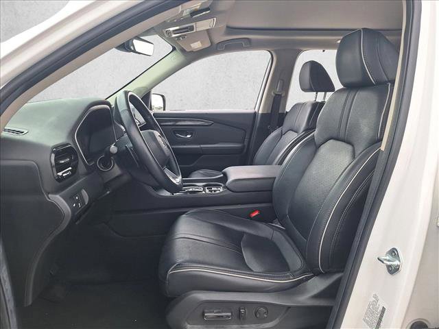 Used 2025 Honda Pilot Elite image 10