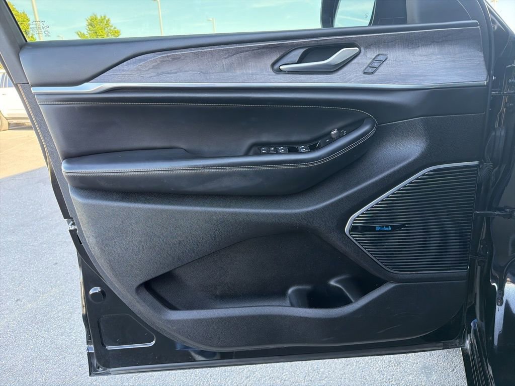 Used 2023 Jeep Grand Cherokee L Overland w/ Rear Seat Video Group I image 6