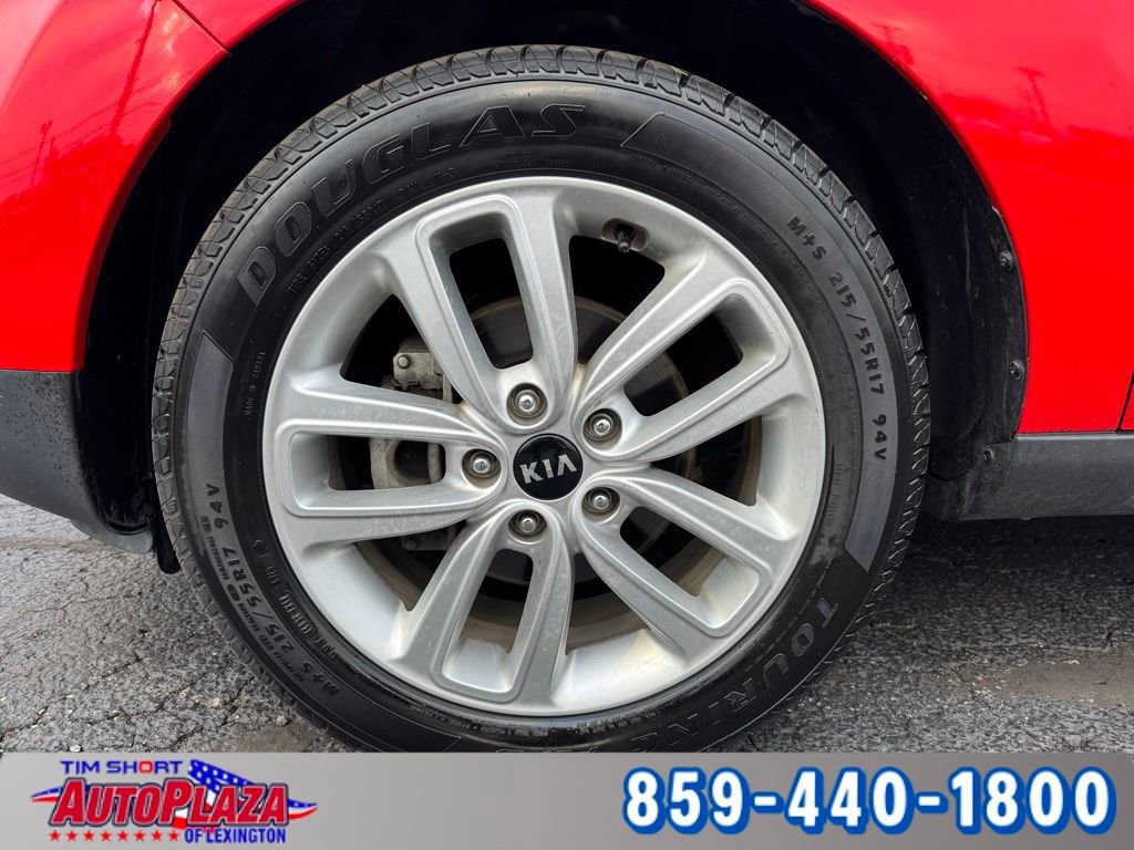 Used 2019 Kia Soul + image 6