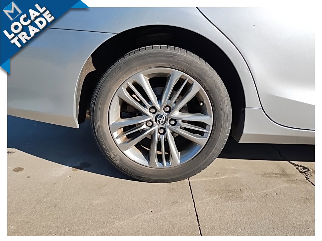 Used 2017 Toyota Camry SE image 15