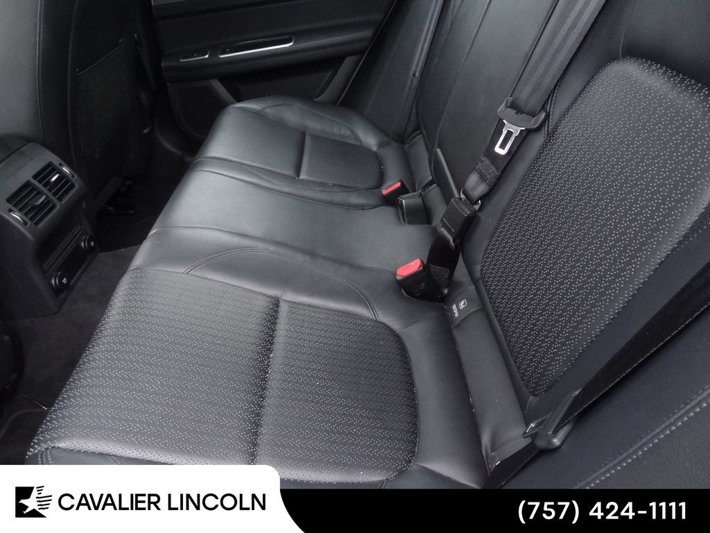 Used 2019 Jaguar XF Prestige AWD/4WD image 19