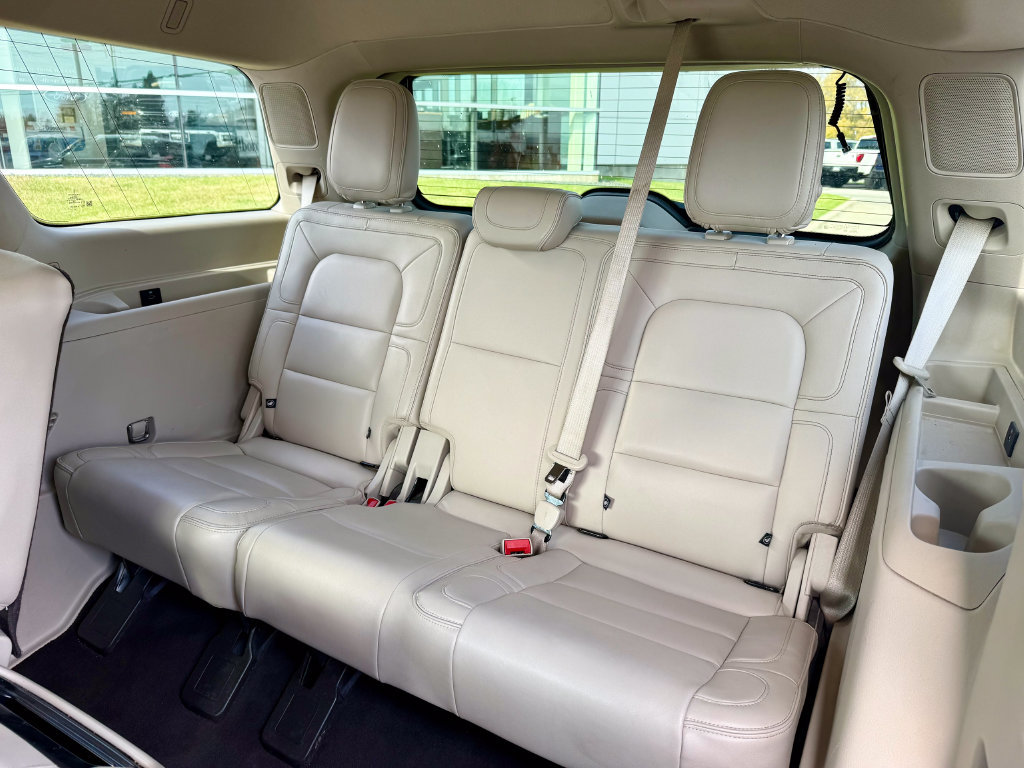 Used 2018 Lincoln Navigator Reserve w/ Technology Package AWD/4WD image 12
