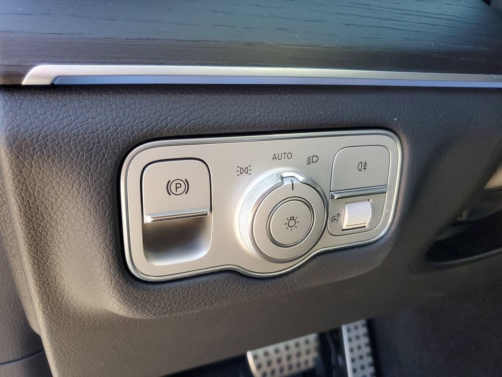 Used 2024 Mercedes-Benz GLS 580 4MATIC image 16