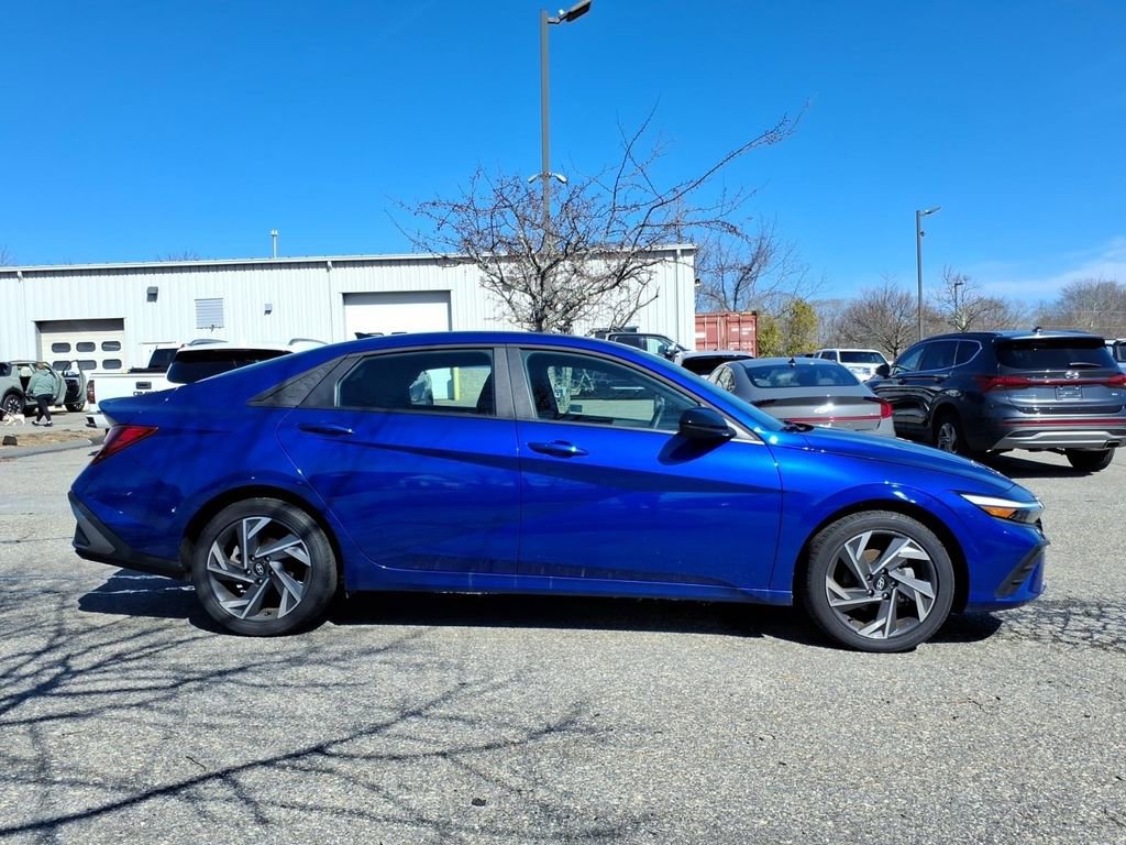 New 2025 Hyundai Elantra Sport image 2