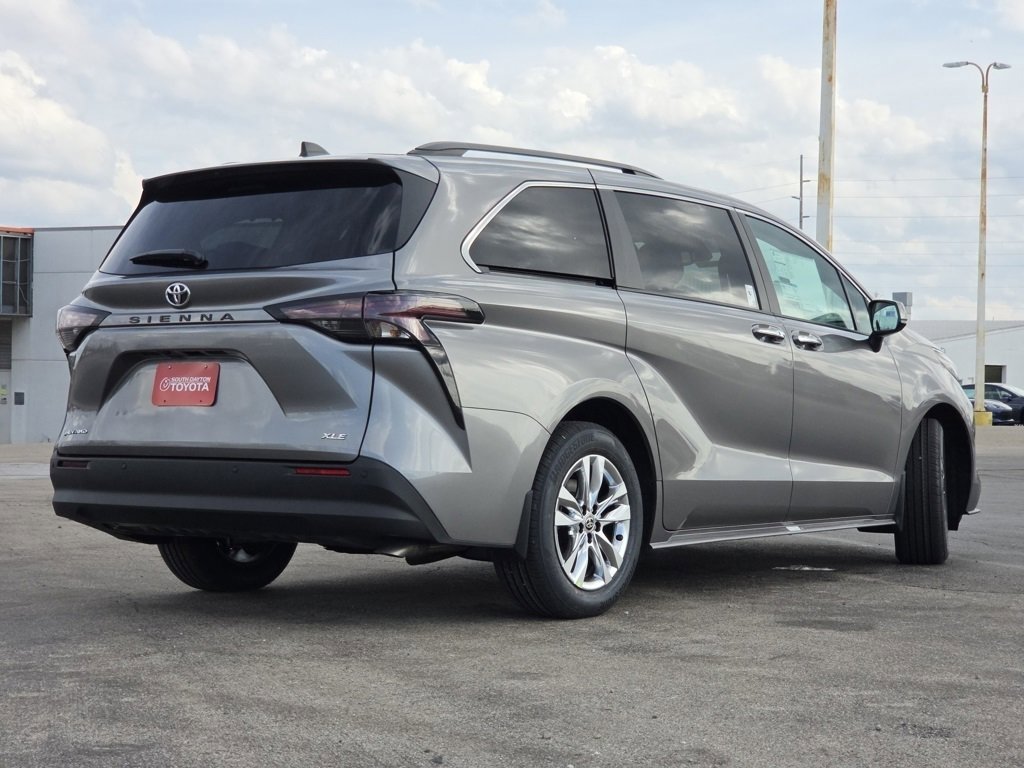 New 2026 Toyota Sienna XLE image 23